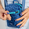 Antikrádežová taška přes rameno Pacsafe Go Micro 1,5L Navy, fotografie 10